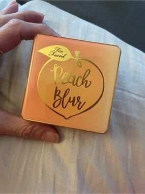 Too Faced Peach Blur Setting Powder